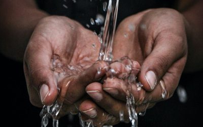 El gobernador de California aboga por una mayor conservación del agua y advierte sobre restricciones obligatorias en todo el estado