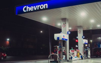 Chevron invertirá ganancias petroleras en reducción de carbono y negocios verdes