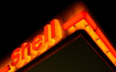 Shell se disculpa por haber comprado crudo ruso la semana pasada y cerrará todos sus negocios en ese país