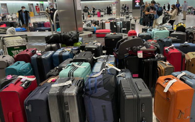 Casi 15,000 vuelos retrasados ​​hasta ahora durante el fin de semana de viajes festivos