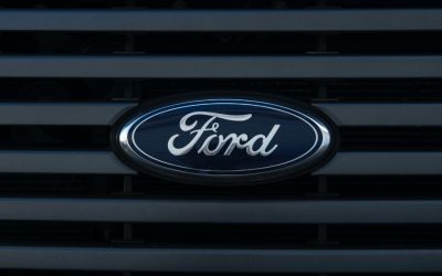Ford inicia su mayor apuesta contra Tesla y GM