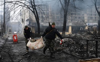«Yo rescato a los muertos del olvido»: los recolectores de cadáveres en la guerra entre Rusia y Ucrania