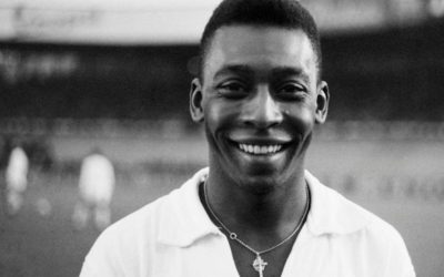 Pelé, el único futbolista que ganó 3 Mundiales (y al que sólo le faltó «jugar en la Luna»)