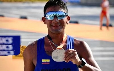 Daniel Pintado de Ecuador gana la medalla de oro en marcha 20 km en París 2024