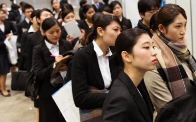 «Womenomics»: qué efectos ha tenido en Japón el esfuerzo por aumentar la presencia de mujeres en la economía