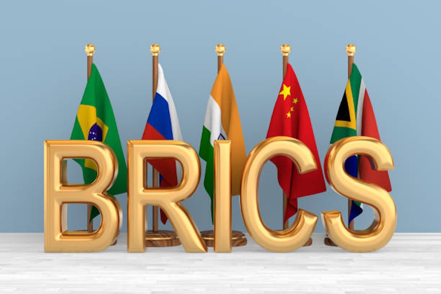 Nuevo Gobierno de EE.UU amenaza con aranceles del 100% a los países miembros del bloque BRICS si abandonan el dólar estadounidense