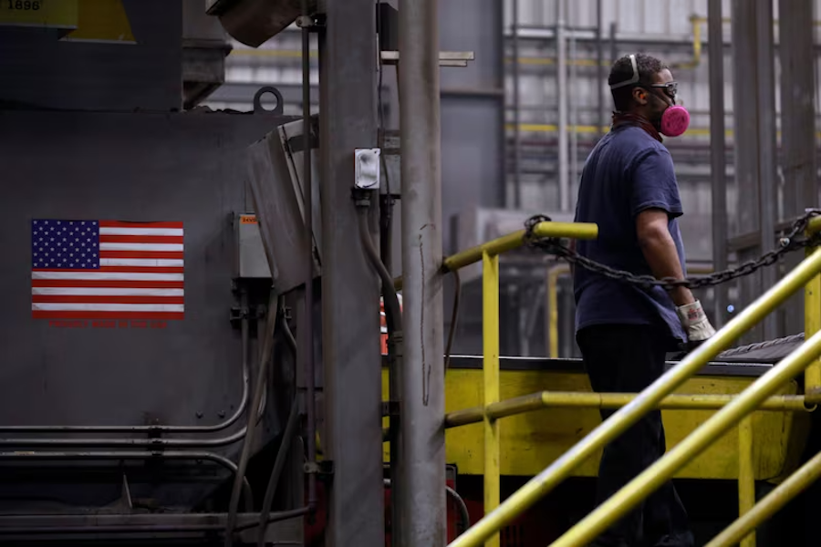 La manufactura estadounidense se mantiene estable, las presiones sobre los precios aumentan antes de la tormenta arancelaria