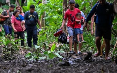 Costa Rica y Panamá coordinan transporte para migrantes que intentan regresar desde EEUU