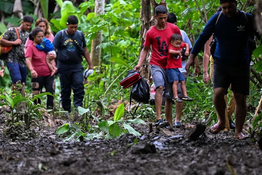 Costa Rica y Panamá coordinan transporte para migrantes que intentan regresar desde EEUU